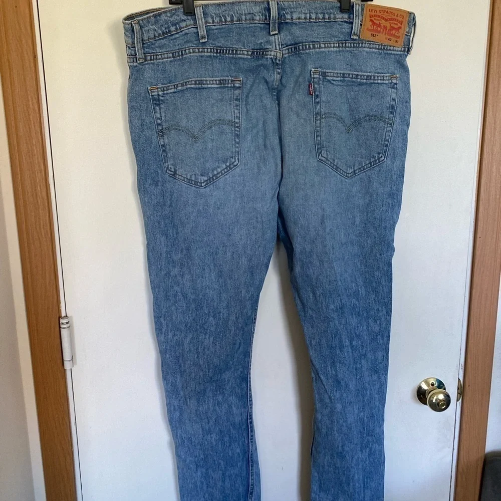 Men’s Levi’s 512 42 x 30 light wash distressed denim jeans